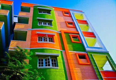 بررسی و مقایسه رنگ‌های مناسب برای ساختمان